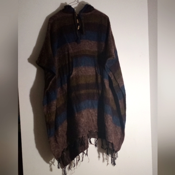 Kathmandu Imports Poncho - Picture 1 of 3